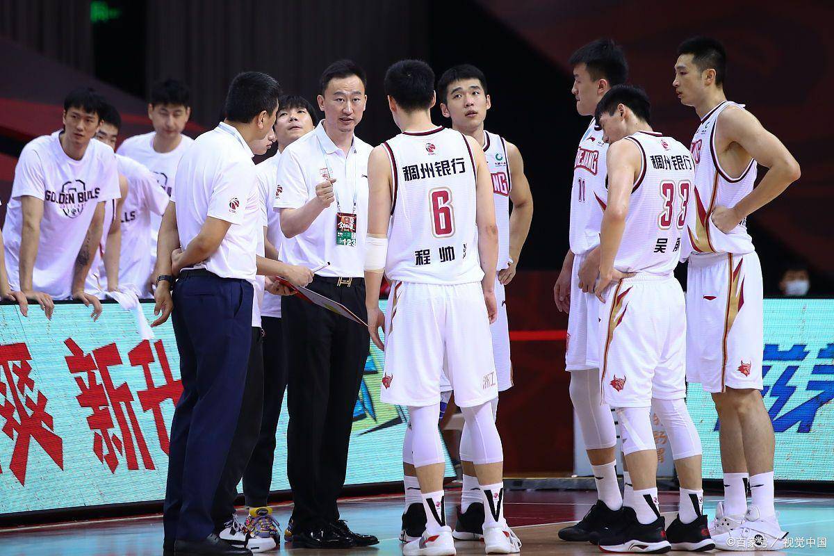 太狠了！转会期费耶诺德调整名单以备NBA常规赛清晨山东男篮防线松动，关键时刻武汉三镇备战CBA常规赛的简单介绍